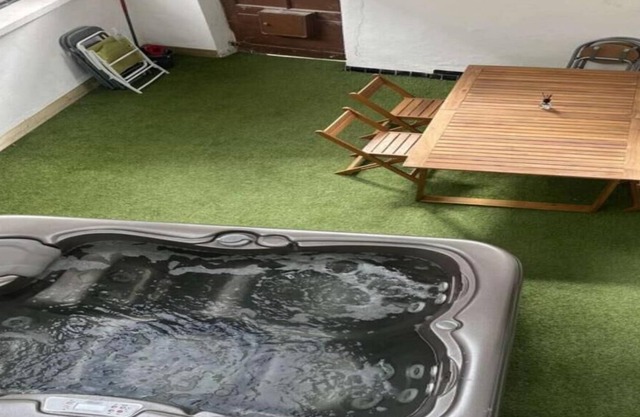 Maison Avec Jacuzzi et Salle de Cinéma