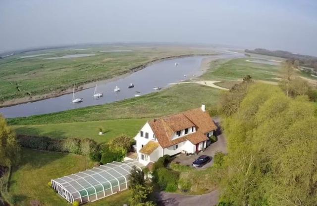 Maison Avec Piscine au Milieu de la Baie D'authie