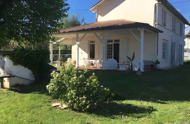Maison Badet - Salles in the Heart of the Landes Girondines