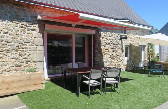 Maison en Pierres, Coeur de Bourg - 4 Personnes