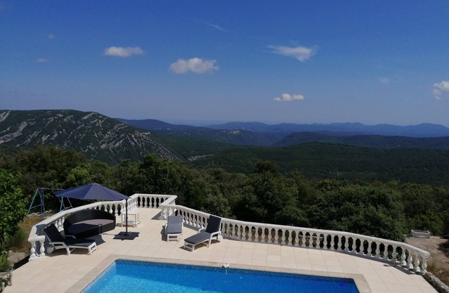 Maison Indépendante Avec Piscine ET VUE Panoramique Jusqu'à LA Méditerranée