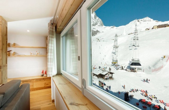 Maison Reve Blanc direct access to t ski slopes and town center.
