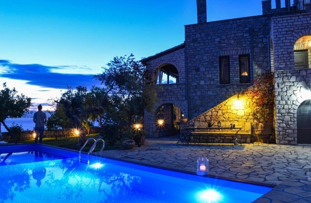 Majestic Chateau - Spectacular Seascapes & Pool