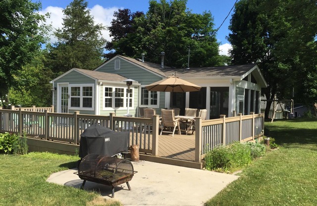 Make Your Memories At Adorable Browns Lake/Cedar Park Cottage