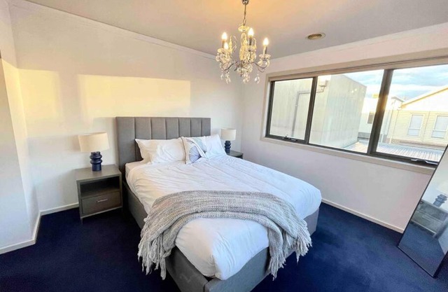 Mako House - Modern, Upscale and Great for Large Families!