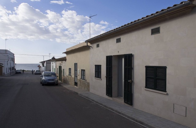 MALLORQUINA HOUSE FOR 4 PEOPLE NEAR THE BEACH IS TRENC