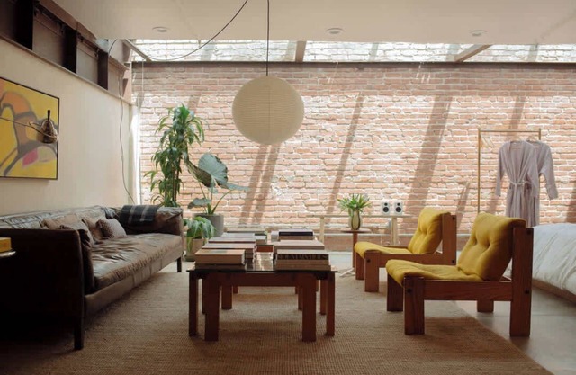 Mane & Saddle Loft Su