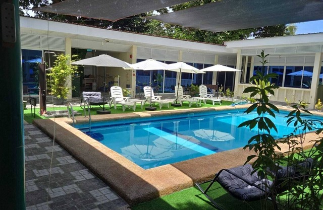 Mangotree Apartel & Resor