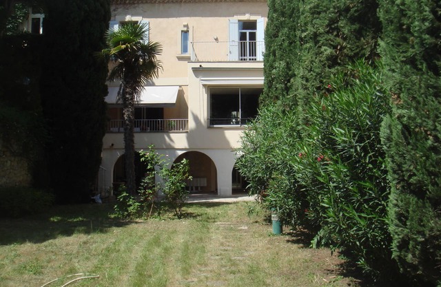Mansion house in Avignon historic city center, 180 m2, 5 bedrooms, garage