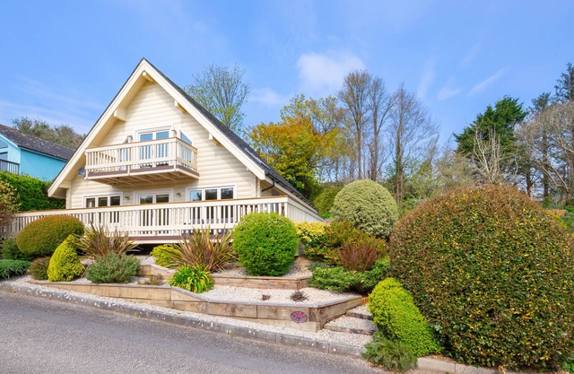 Maple Lodge - Three Bedroom House, Sleeps 6