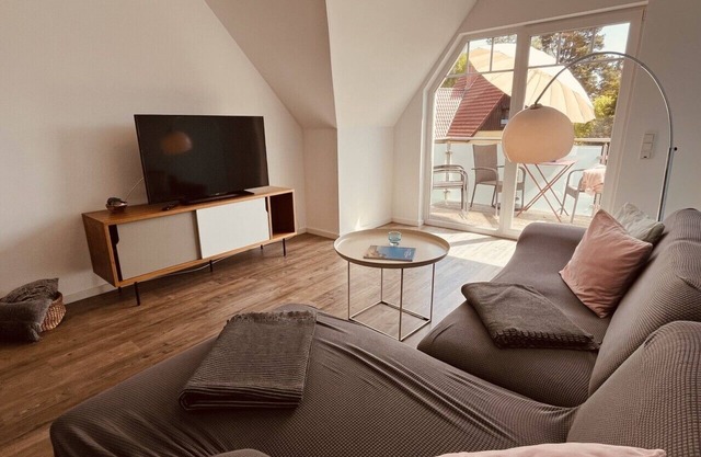 Marie - balcony, dogs allowed, Baltic Sea 6km away, WLAN, close to the Bodden, bicycle shed