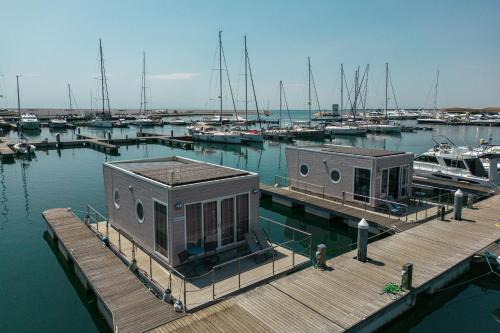 Marina del Gargano Houseboat