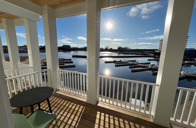 Marina Sunset: Perfect St. Joseph Retreat with Pool, Beaches, and Nearby Attractions