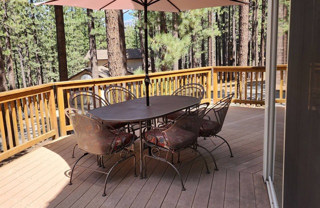 Markleeville with a Hunting Lodge Feel!
