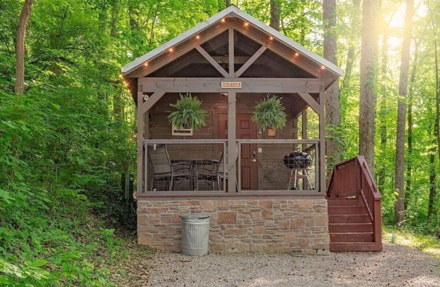 Martha Cabin | Tiny Cabin by Downtown Chattanooga