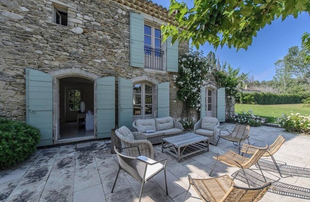 Mas des Flaux, beautiful authentic house with tennis court