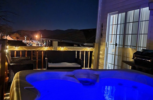 Massanutten Sanctuar/HOT TUB, Fire pit and 2 minutes to River Access