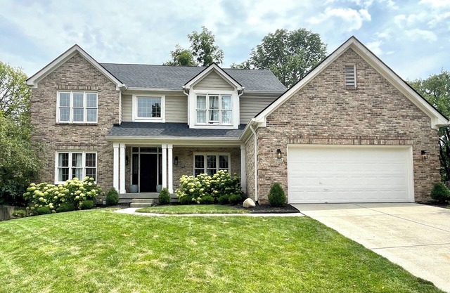 Master King Suite, Game Room, Private Backyard on Golf Course