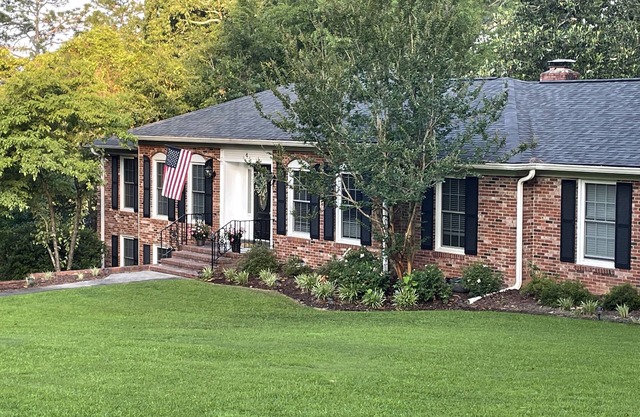 Master’s Week Special! 5 Bedroom 3 Bath located near beautiful downtown Aiken.