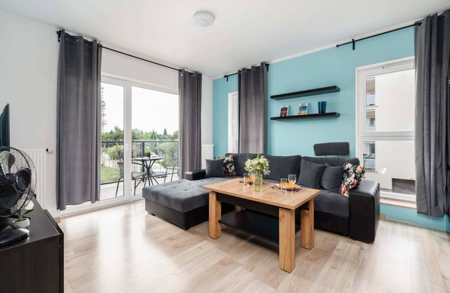 Mateckiego 20 | Bright Apartment | Parking
