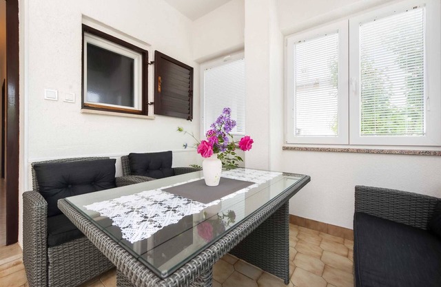 MAXI One-Bedroom Apartment 1
