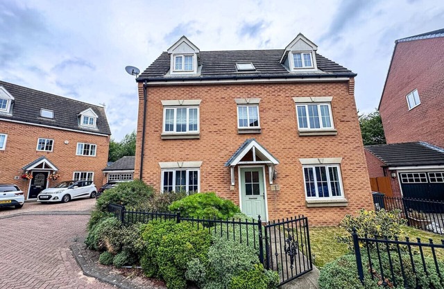 Maya House | 4 bed 3.5 Bathroom | Leeds