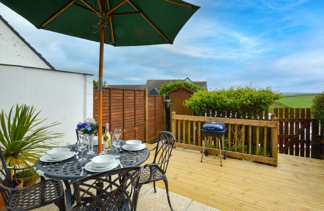 Mayflower Cottage - Two Bedroom House, Sleeps 4