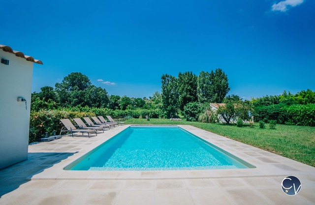 Mazet au Calme -piscine Privée-grand Jardin Arboré
