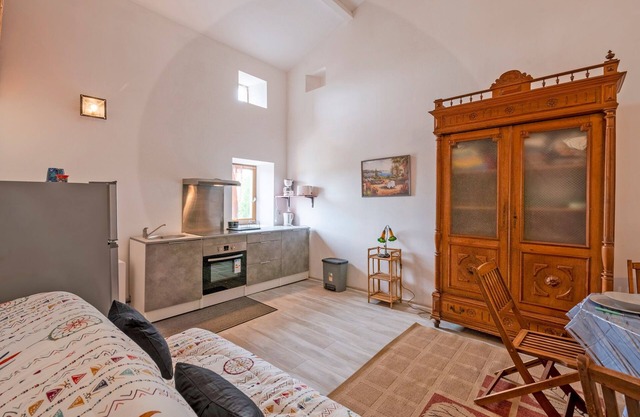 Mazet Tornac - Two Bedroom House, Sleeps 6