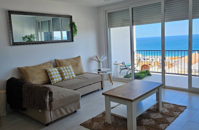 ME&YOU Apartment in Sesimbra , 300 mts from the beach with free parking.