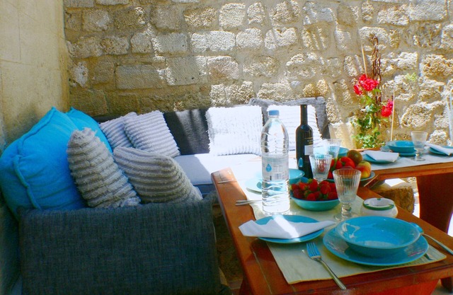 Medieval City house, garden-bbq & Terrace, free Wi-fi,all in walking distance