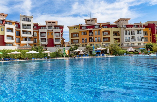 MENADA * MARINA Cape * Classic studio, Pool view