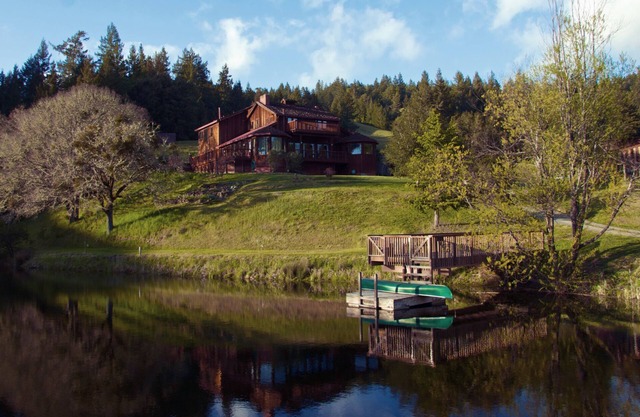 Mendocino County Secluded Estate House Surrounded by Nature