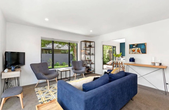 Merivale Village Apartment
