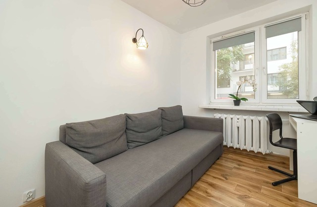 Merliniego 3 | Modny Apartament | Biurko