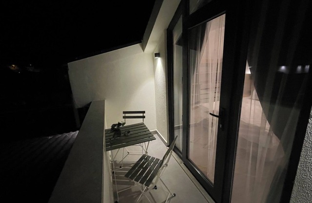 Meta Homes - 4 -
