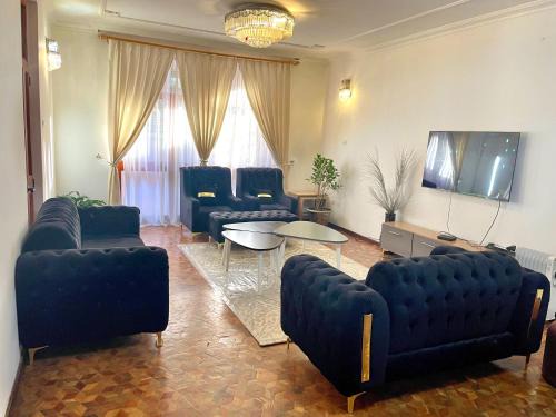 METRO Deluxe Specious Home in a Great Neighborhood!