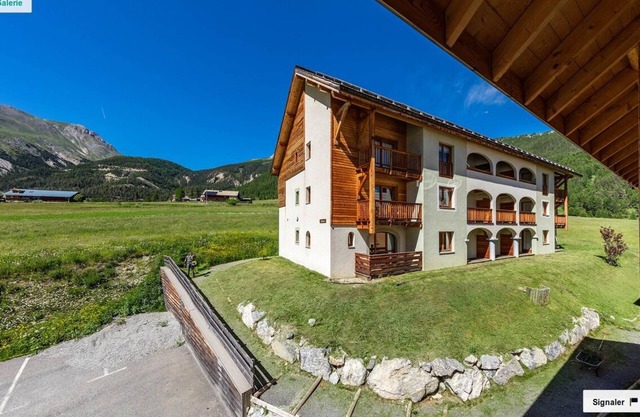 Meublé de tourisme * - Pied des pistes - 6 pers - Swimming pool - Internet Fibre THD