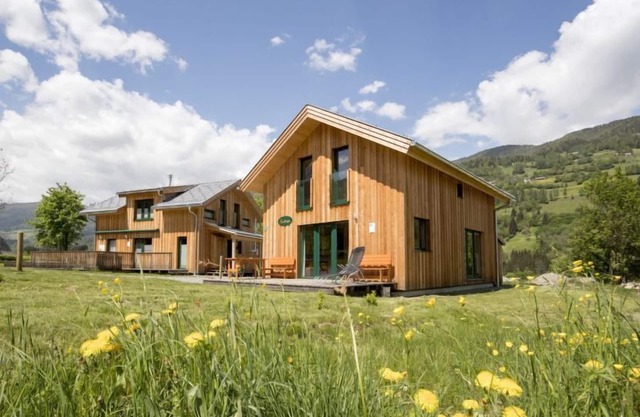 mit 4 Schlafzimmern & IR-Sauna by Interhome