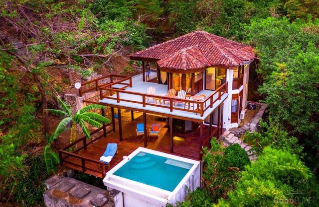 Mi Casa, Su Casa