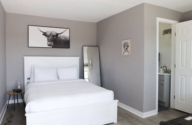 Micro Motel 1 Bed! Su