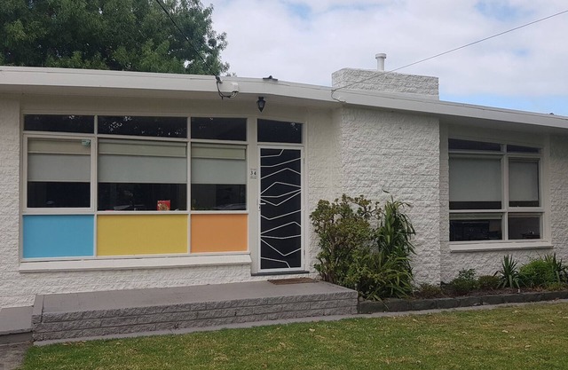 Mid Century 60's beach house close to beach
