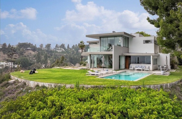 Mid Century Gem with 180 Degree LA Views