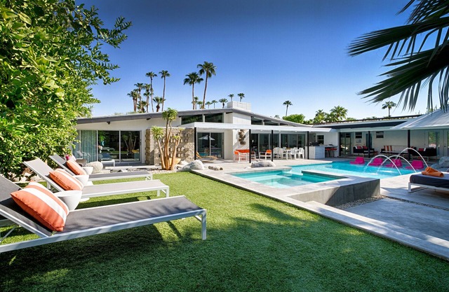 Mid-Century Private Estate- Great location, Pool/Spa, View, Dogs ok!