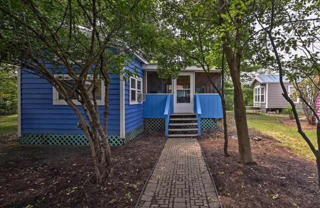 Middle Bass Island Home - Pool & Hot Tub Access!