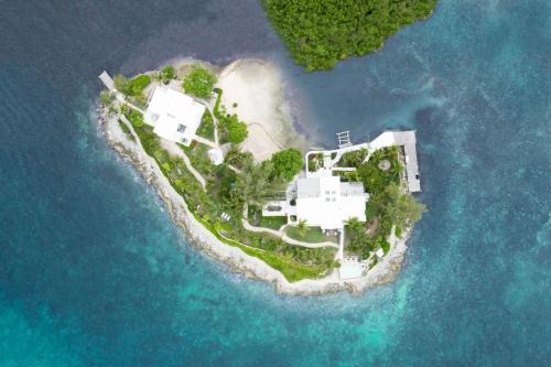 Middle Cay Estate estate
