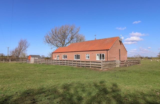 MIDDLEGATE, pet friendly, with open fire in Malton