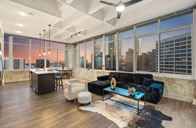 Midnight Magnolia Loft | 1203