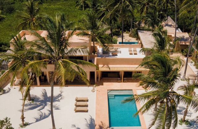 Mikoko Villa - Private beach house with chef