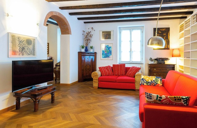 MILAN HISTORICAL CENTER DESIGN APARTMENT